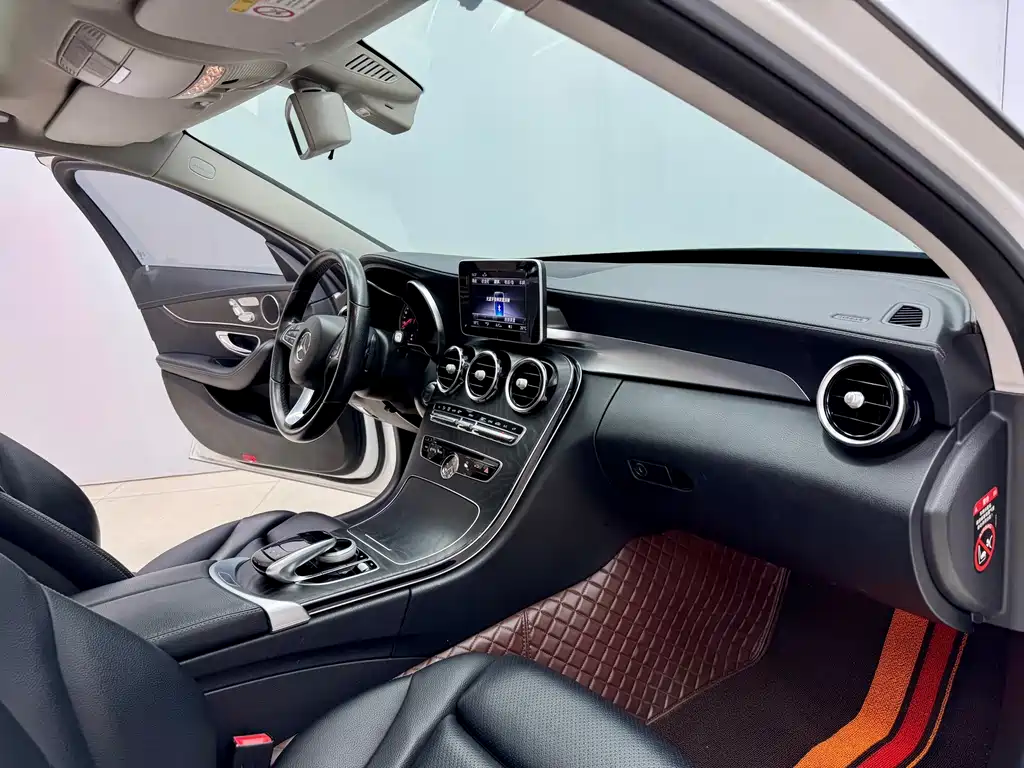 Mercedes-Benz C-Class 2018 — фото 13