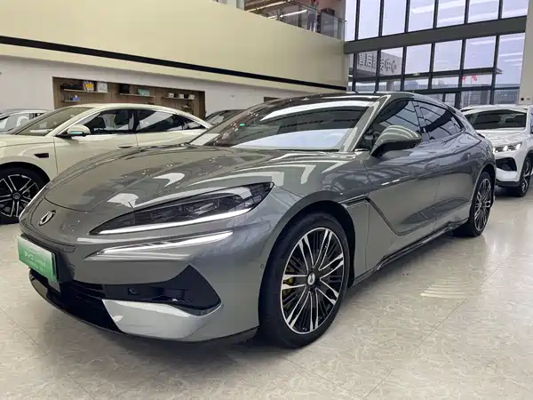 Denza Z9GT 2025