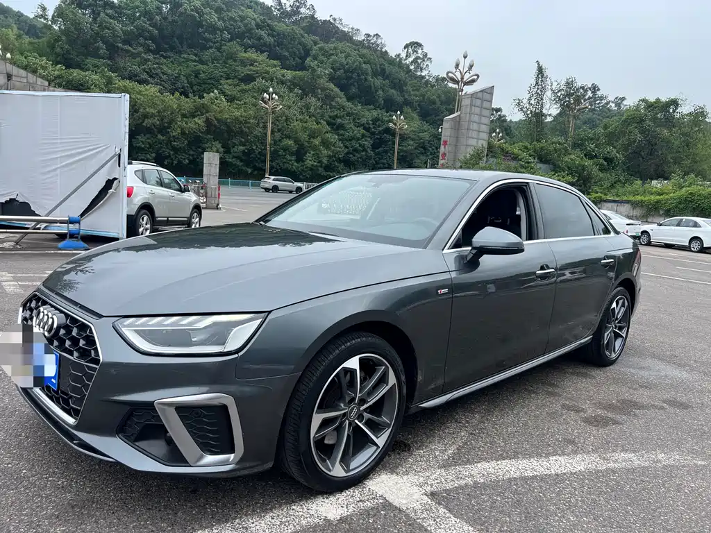 Audi A4L 2020 — фото 1