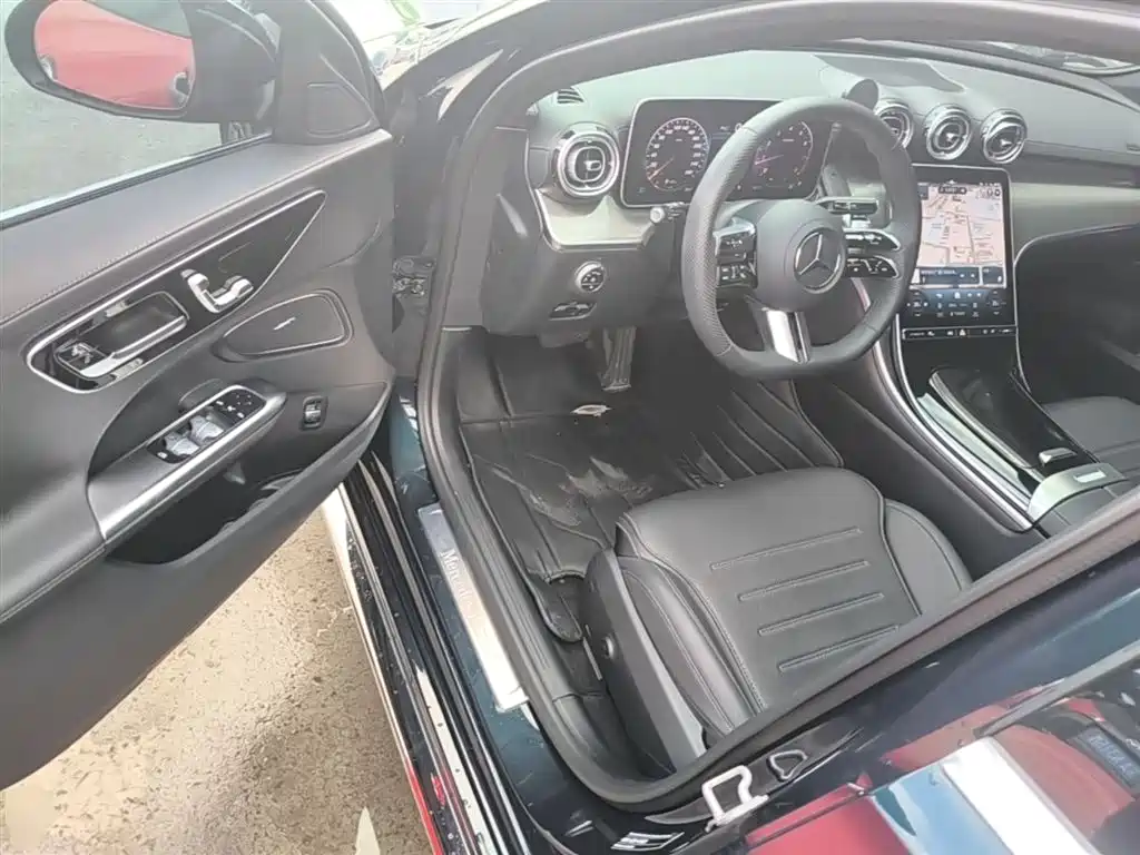 Mercedes-Benz C-Class 2024 — фото 16