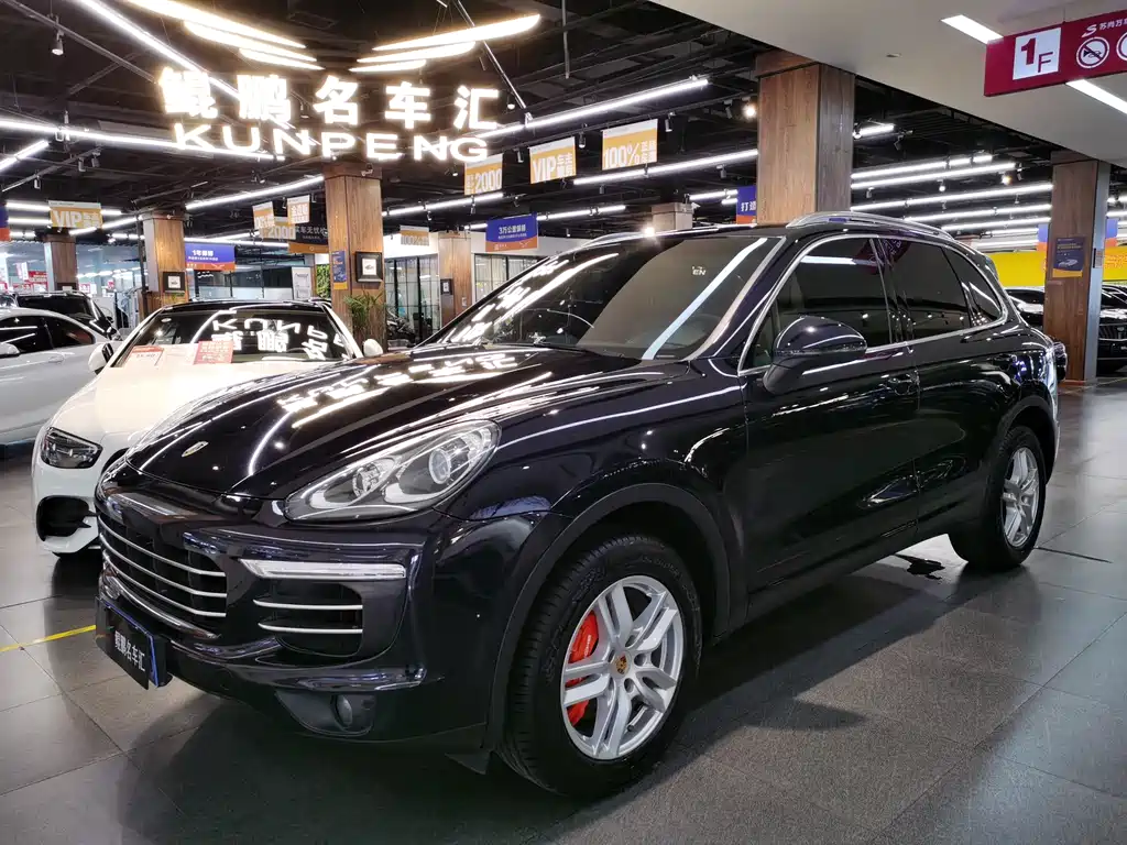 Porsche Cayenne 2015 — фото 1