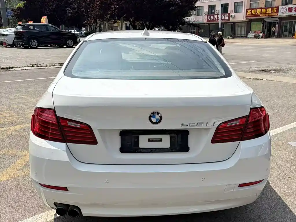 BMW 5 Series 2016 — фото 4