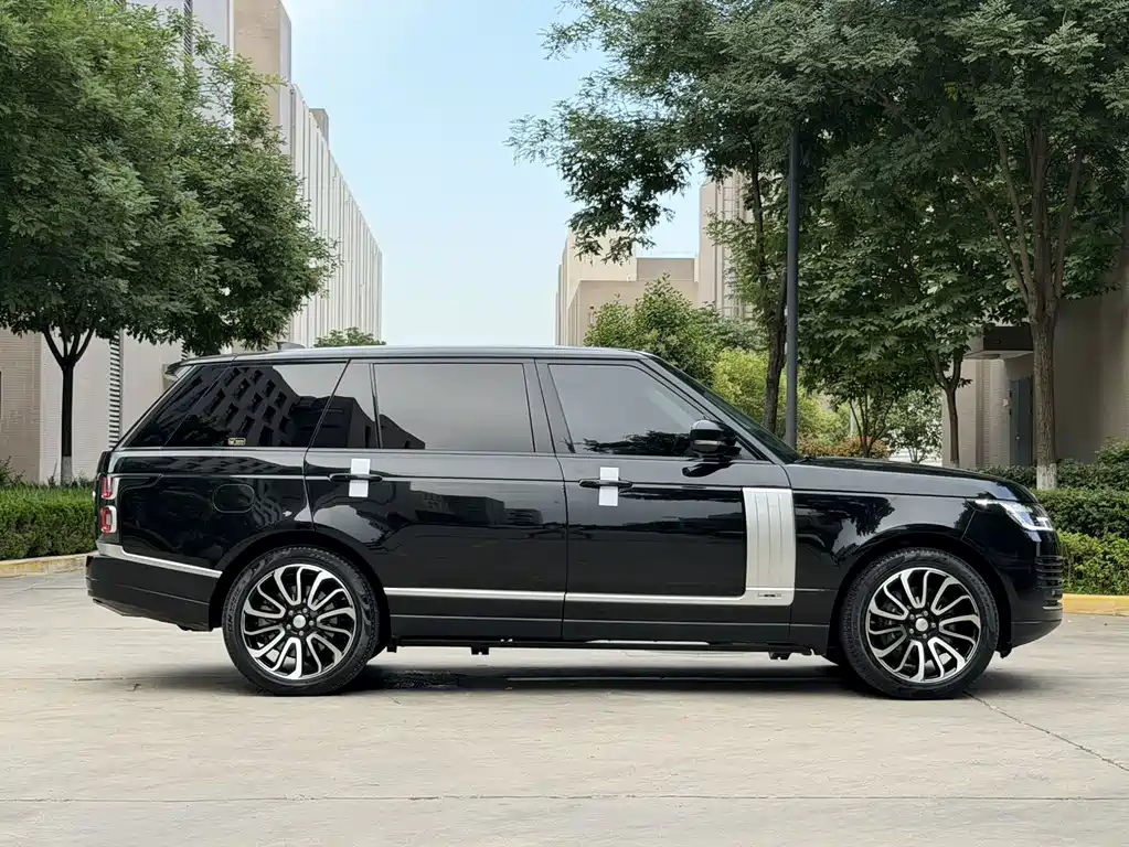 Land Rover Range Rover 2020 — фото 17