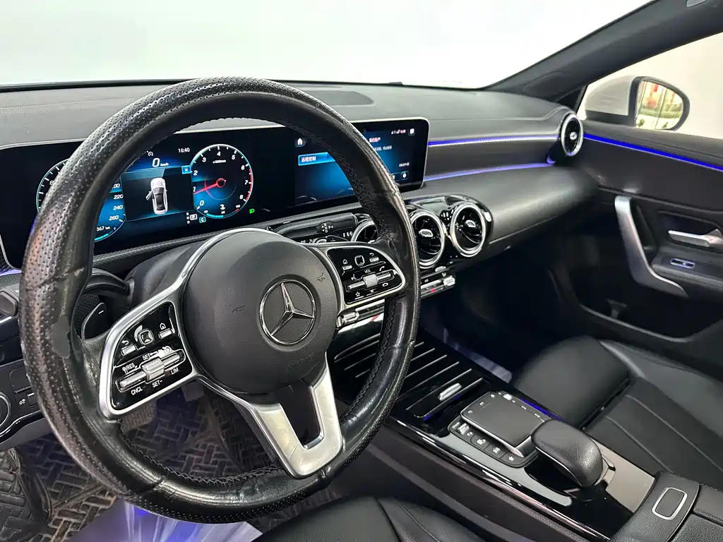 Mercedes-Benz A-Class 2020 — фото 17