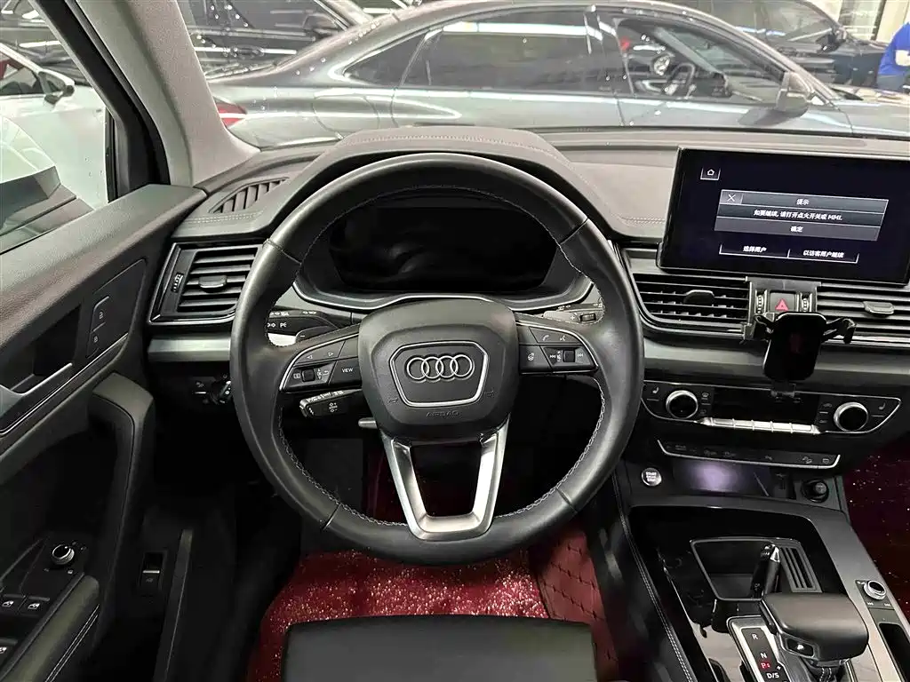 Audi Q5L 2022 — фото 14