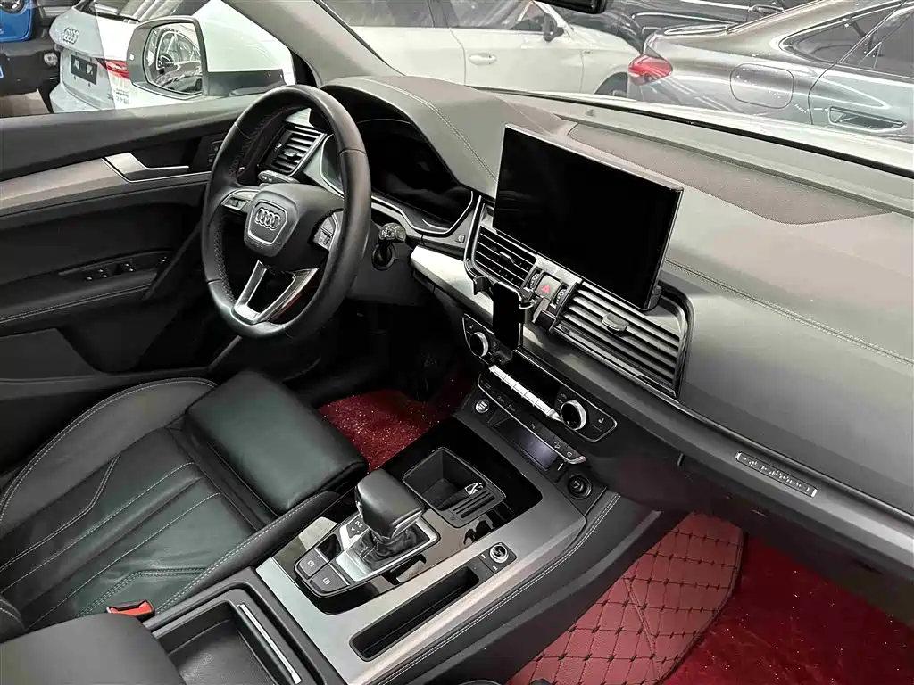 Audi Q5L 2022 — фото 16