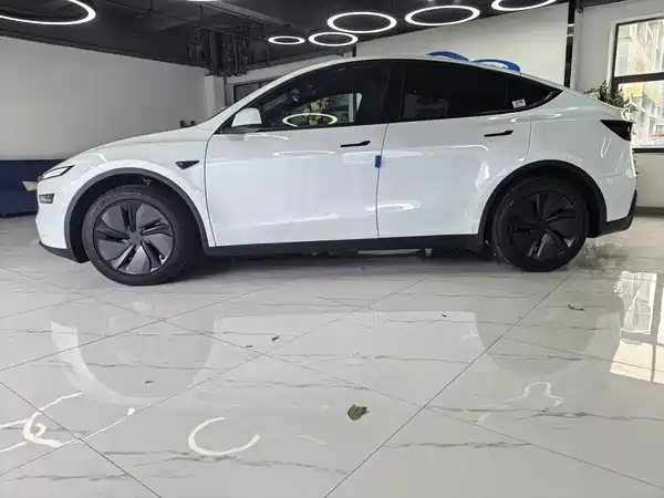 Tesla Model Y 2026