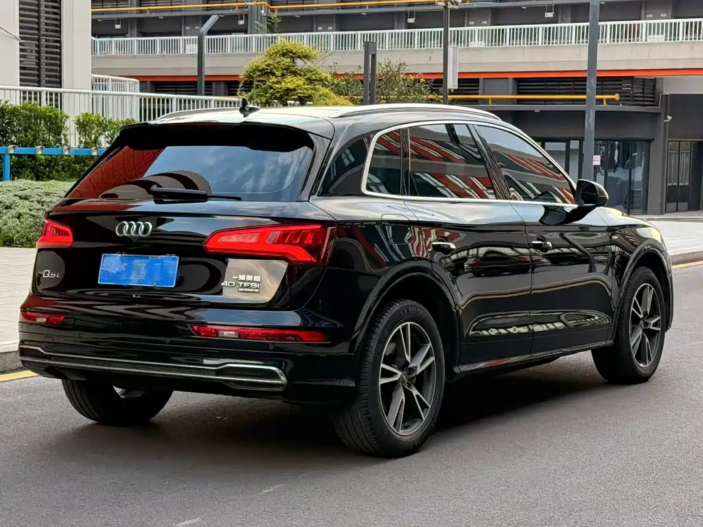 Audi Q5L 2021 — фото 9