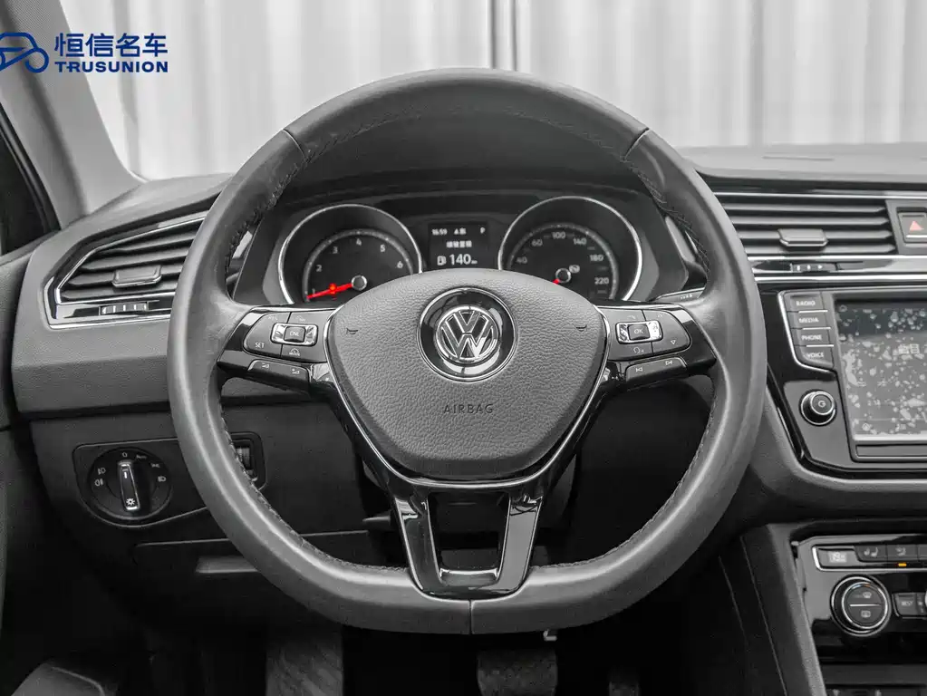 Volkswagen Tiguan L 2018 — фото 15