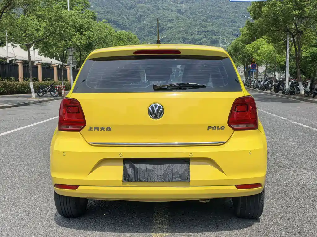 Volkswagen Polo 2015 — фото 11