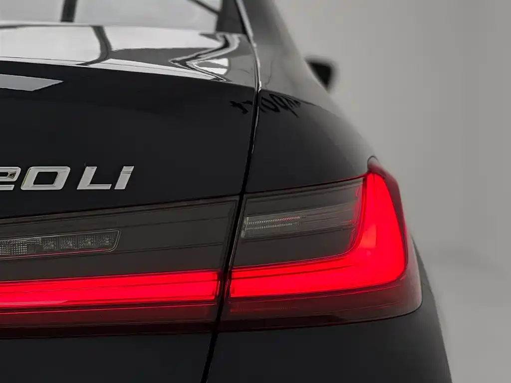 BMW 3 Series 2022 — фото 13