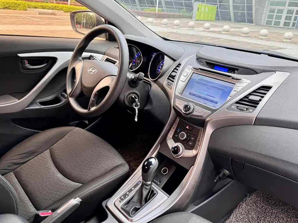 Hyundai Elantra 2014