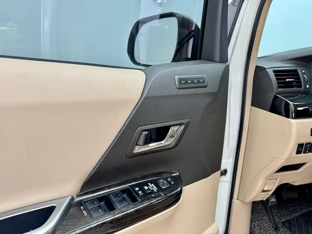 Toyota Alphard 2016 — фото 8