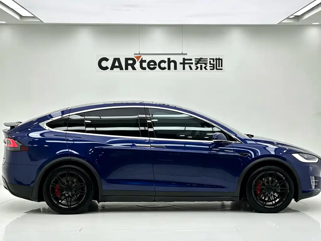 Tesla Model X 2017 — фото 4