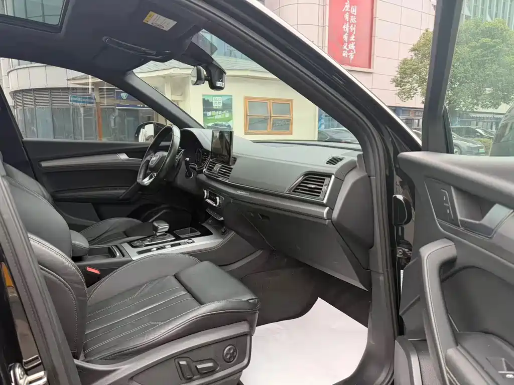 Audi Q5L Sportback 2022 — фото 9