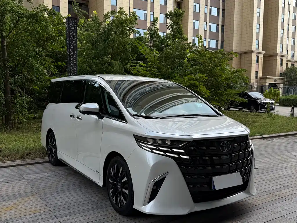 Toyota Alphard 2024 — фото 4