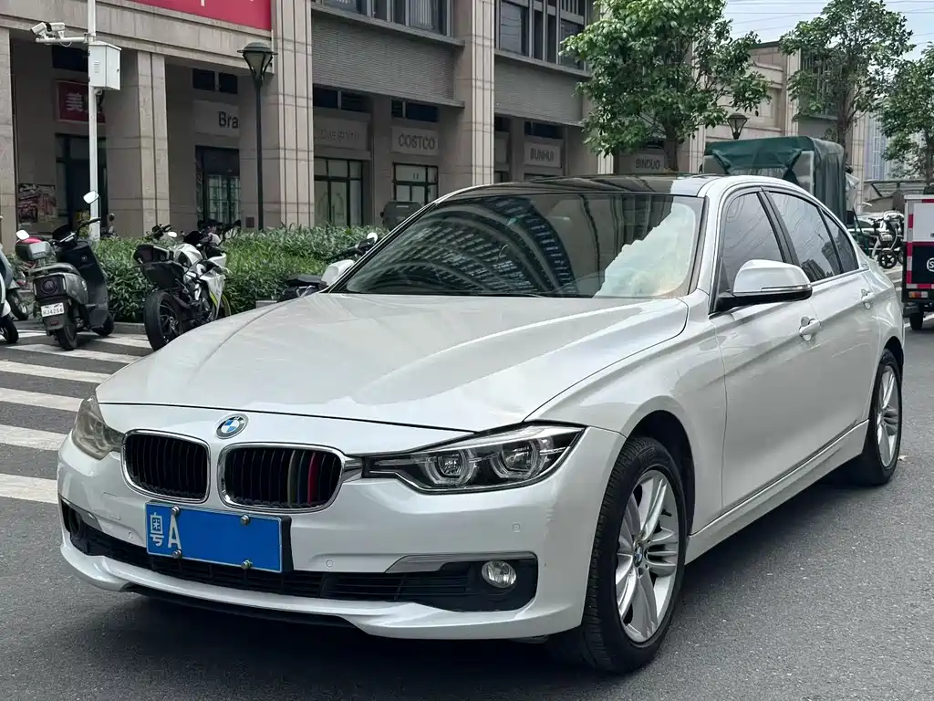 BMW 3 Series 2016 — фото 1