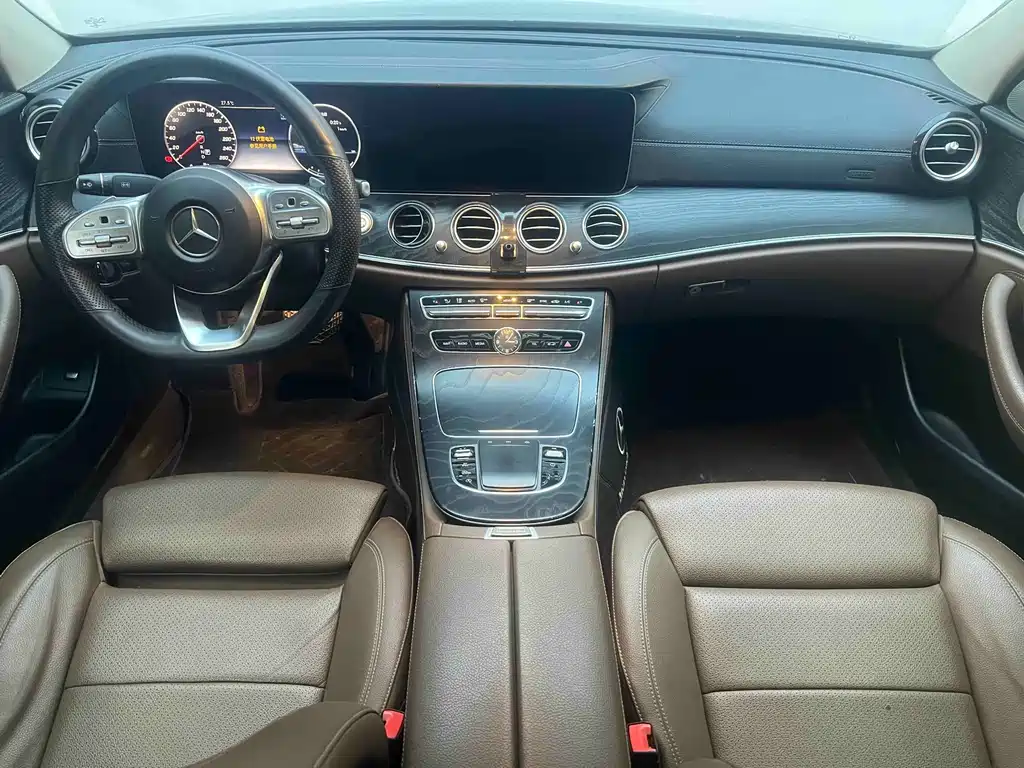 Mercedes-Benz E-Class 2018 — фото 10