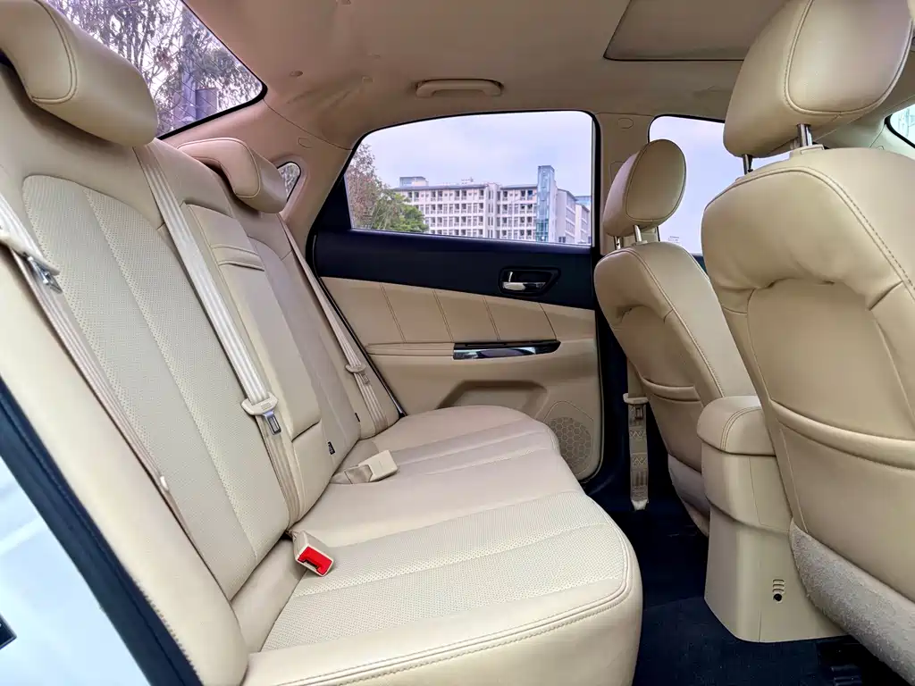 Changan Eado 2016 — фото 20
