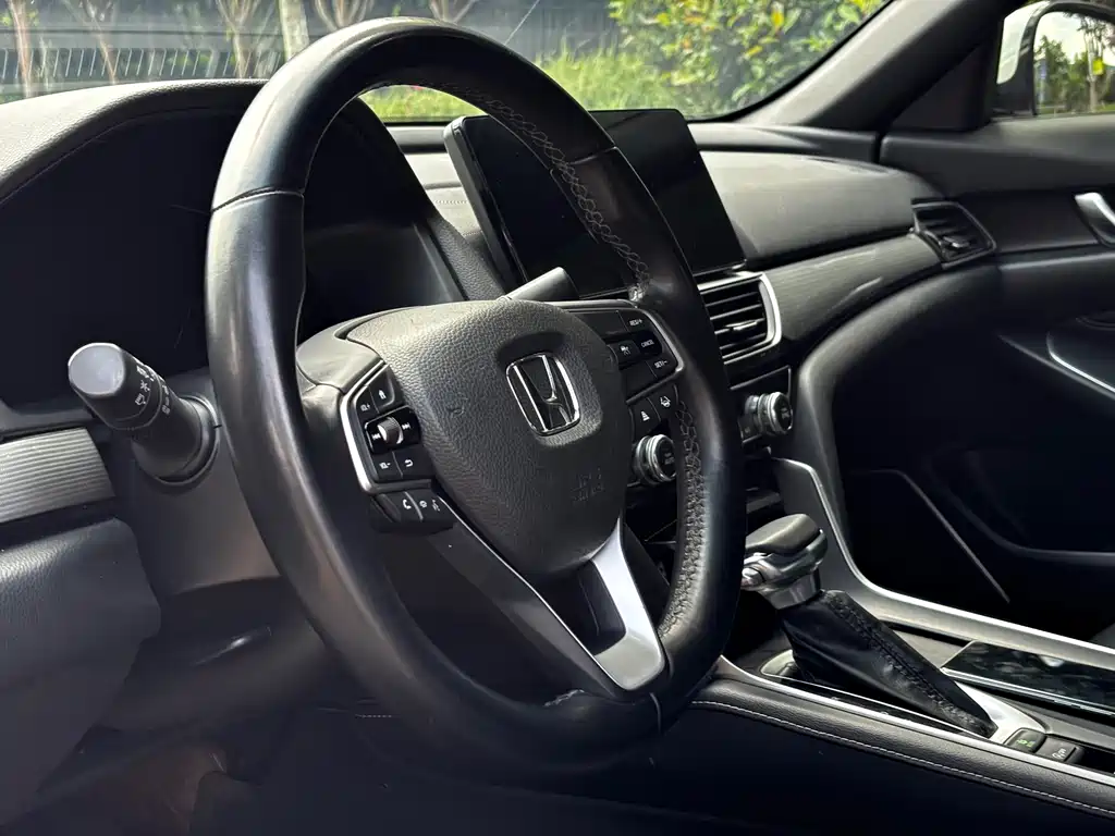 Honda Inspire 2022 — фото 10