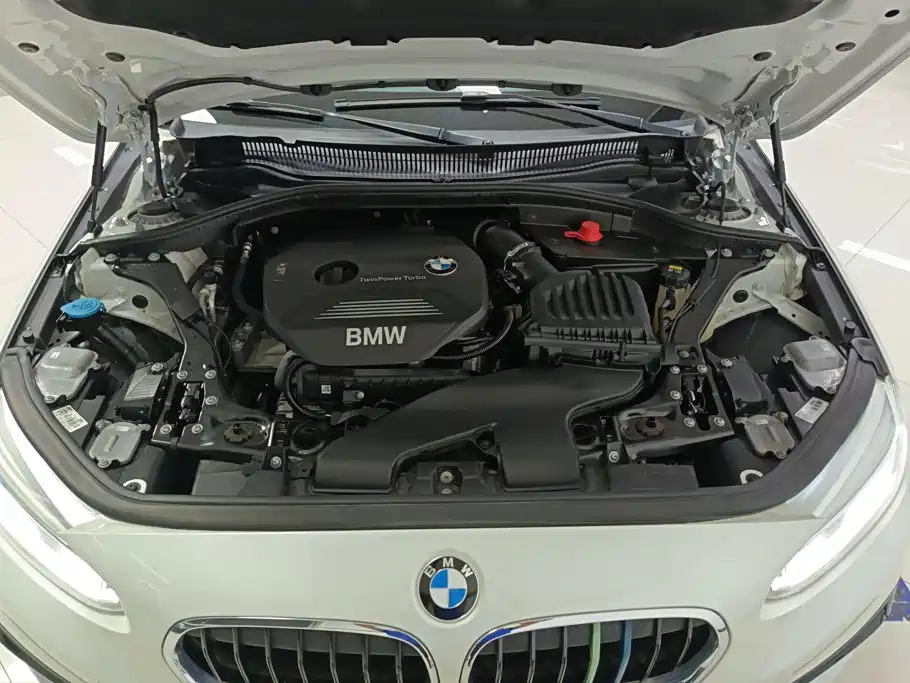 BMW 1 Series 2017 — фото 10