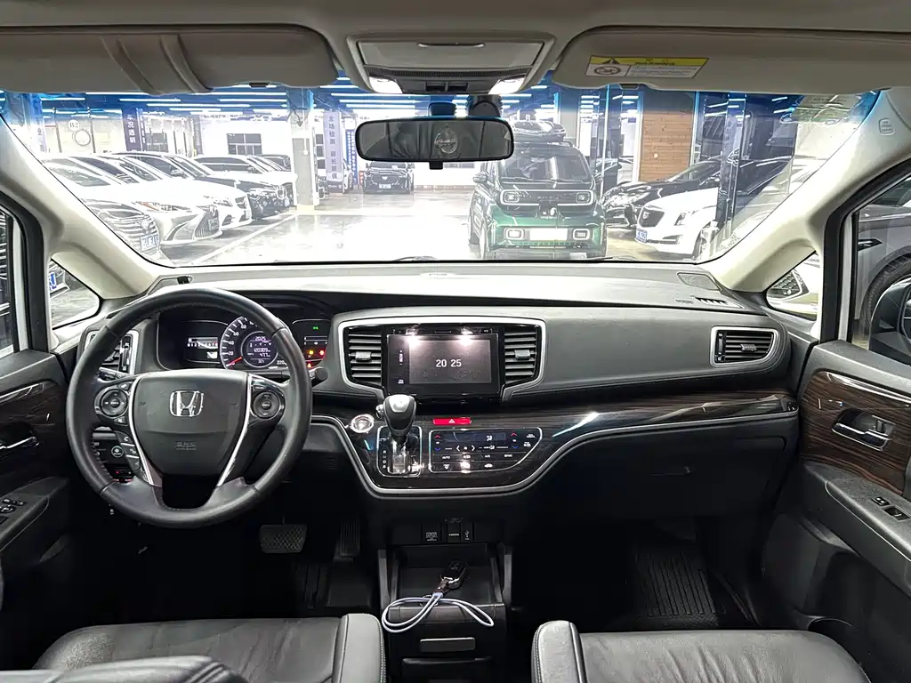Honda Odyssey 2019 — фото 13