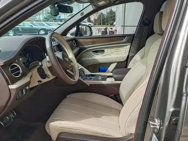 Bentley Bentayga 2023