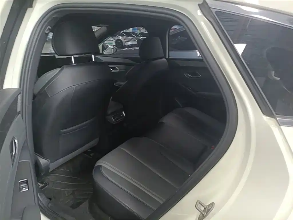 BYD Qin L 2025 — фото 17