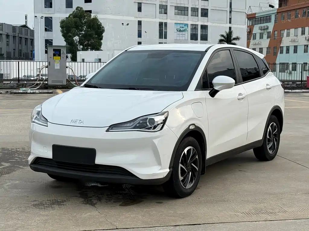 Neta V 2022