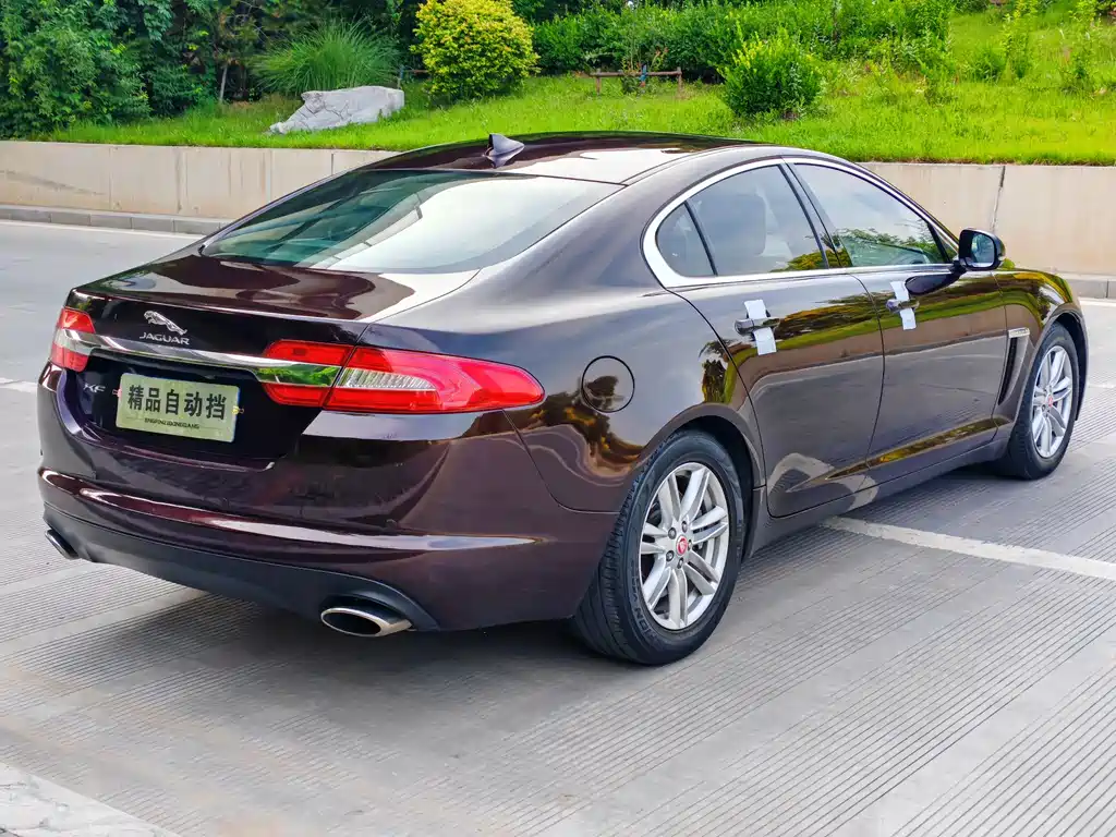 Jaguar XF 2015 — фото 8