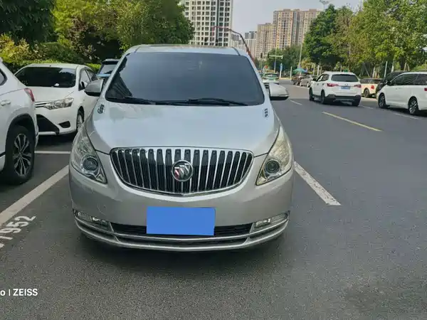 Buick GL8 2012
