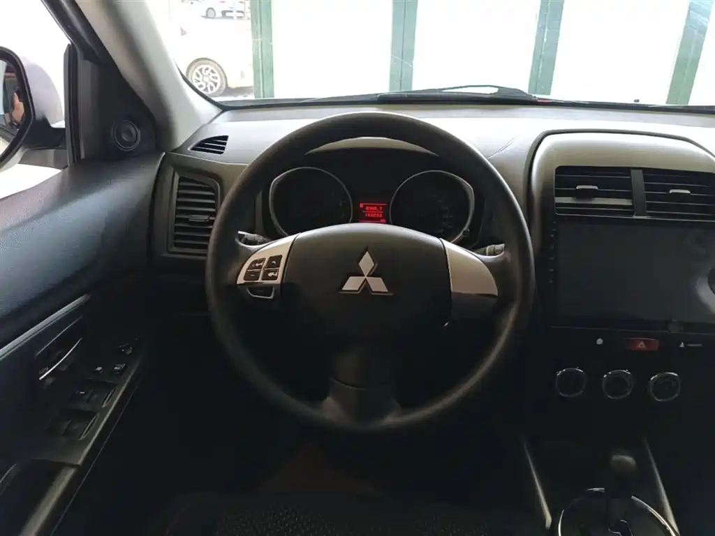 Mitsubishi ASX 2016 — фото 11