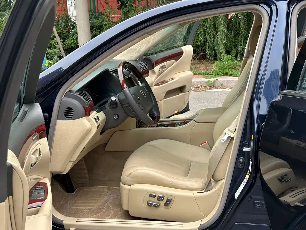 Lexus LS 2008