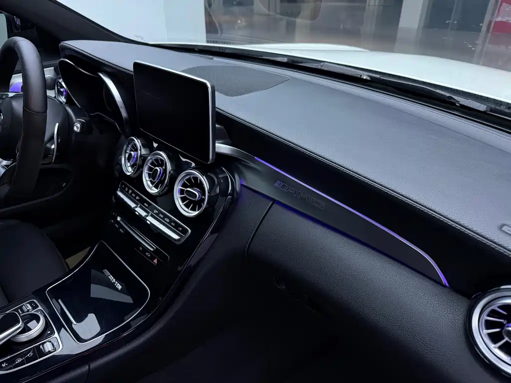Mercedes-Benz C-Class AMG 2018 — фото 11