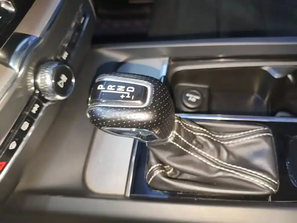 Volvo XC60 2018 — фото 14