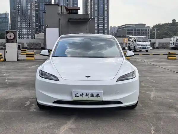 Tesla Model 3 2025