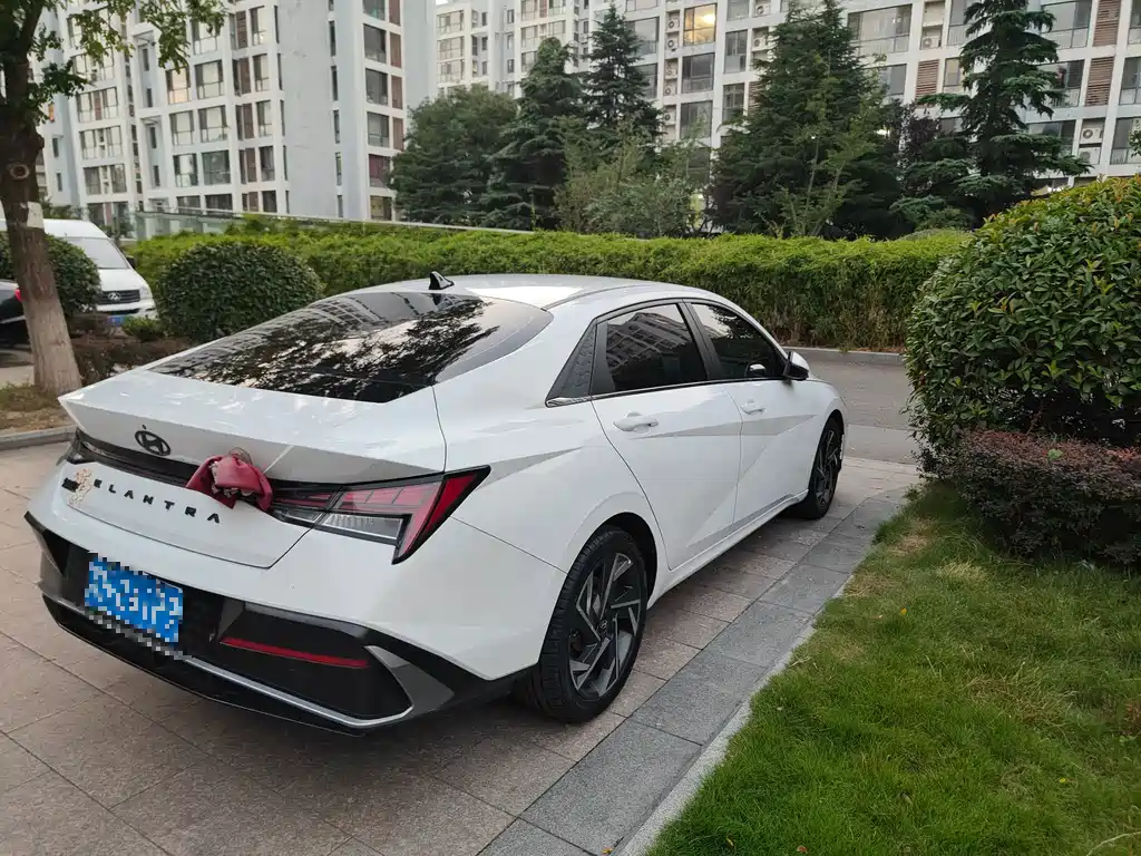 Hyundai Elantra 2024