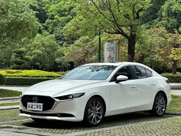 Mazda 3 Axela 2021