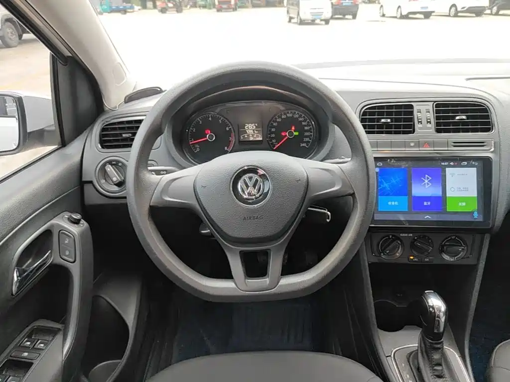 Volkswagen Polo 2018 — фото 11