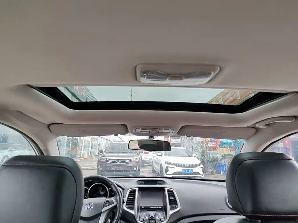 Changan Eado XT 2015 — фото 18