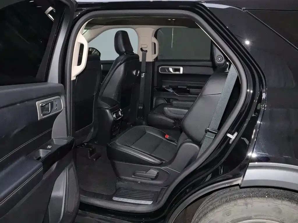 Ford Explorer 2020 — фото 12