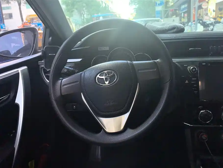 Toyota Corolla 2017 — фото 15