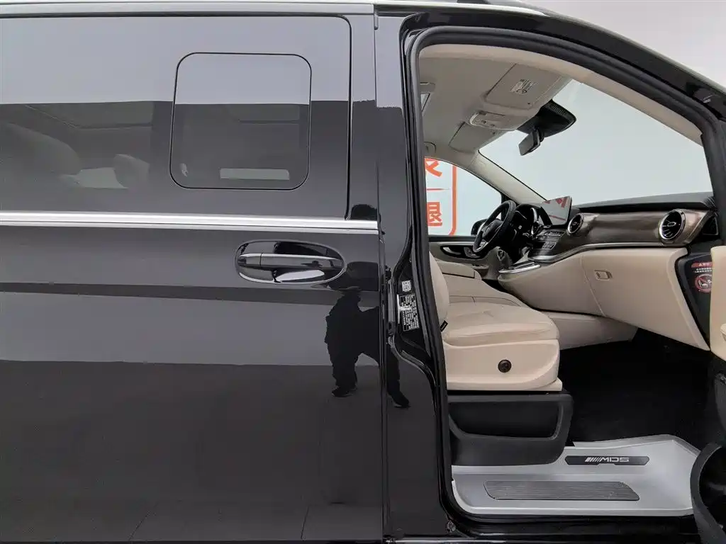 Mercedes-Benz V-Class 2022 — фото 23