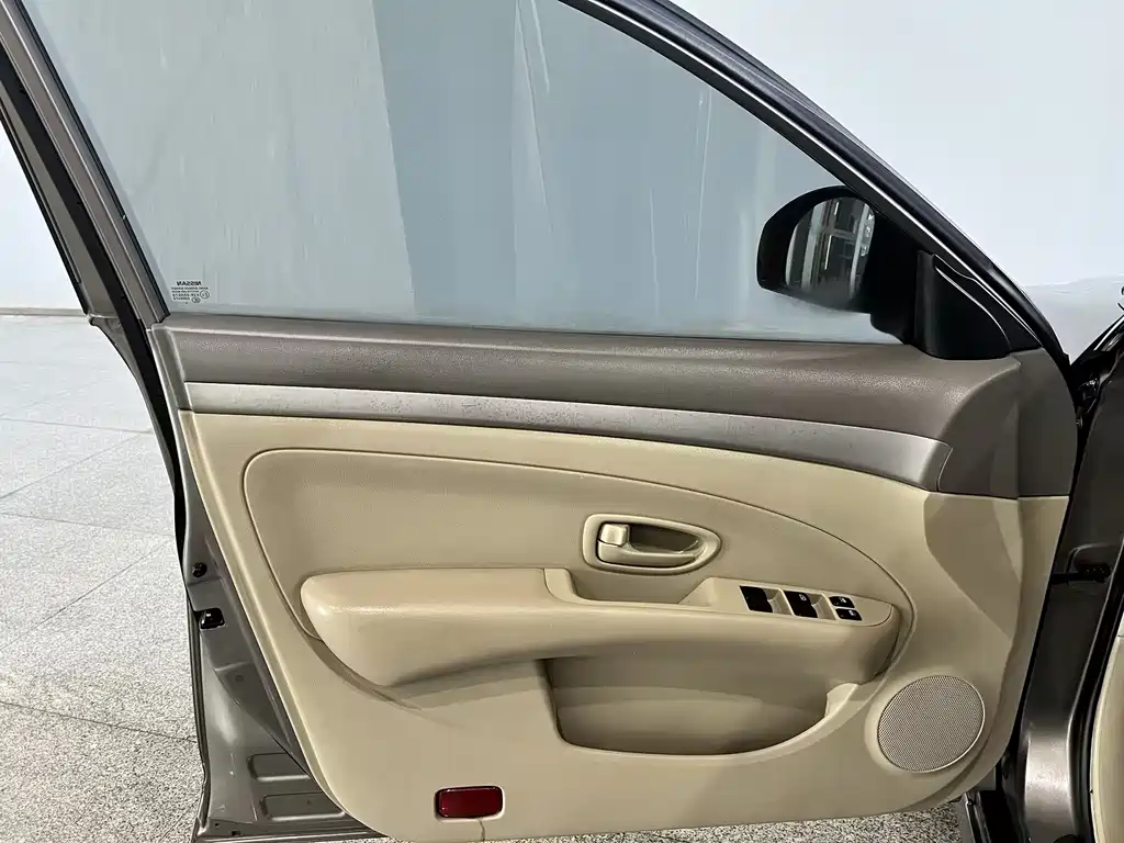 Nissan Sylphy 2013 — фото 13