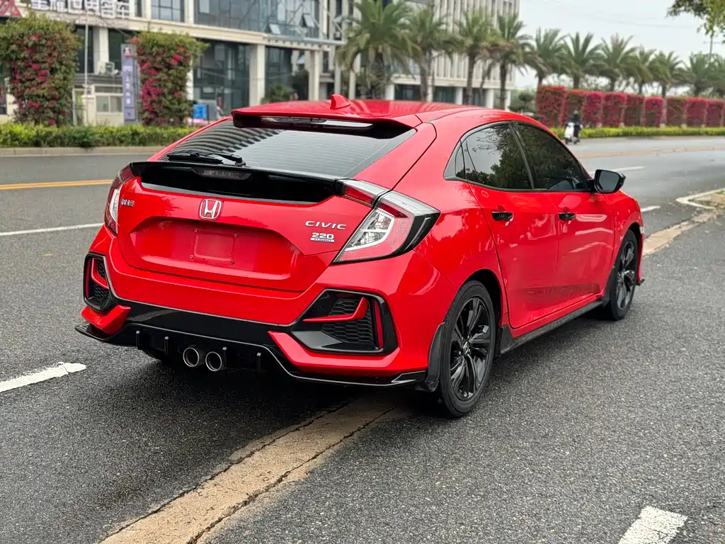 Honda Civic 2022 — фото 10