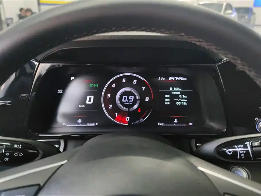Hyundai Elantra 2023 — фото 14