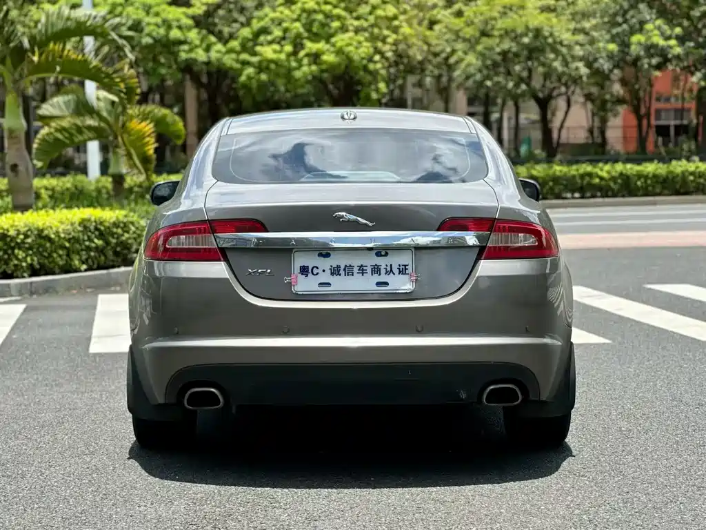 Jaguar XF 2010 — фото 4