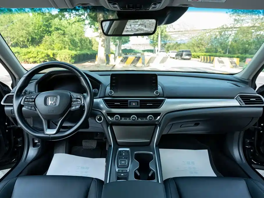 Honda Accord 2020 — фото 19
