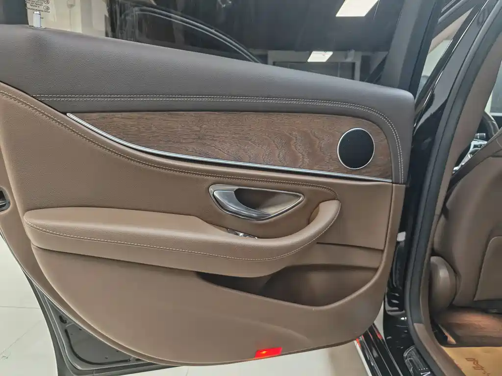 Mercedes-Benz E-Class 2023 — фото 19