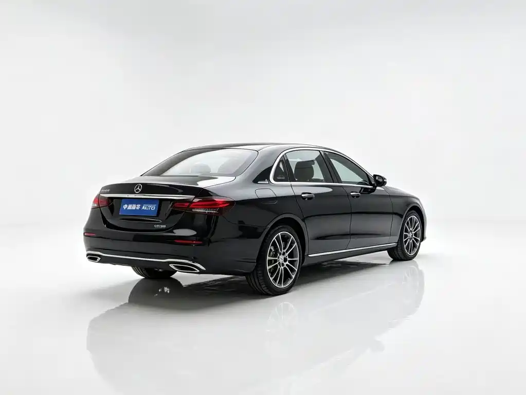 Mercedes-Benz E-Class 2023 — фото 5